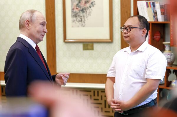 現在彭湃在湖南建設投資集團市政公司擔任工程師。 - 俄羅斯衛星通訊社