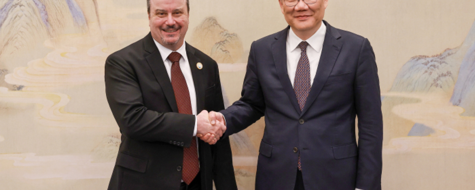 王文涛部长会见美国副贸易代表斯威策 王文涛部长会见美国副贸易代表斯威策 - 俄罗斯卫星通讯社, 1920, 23.05.2026