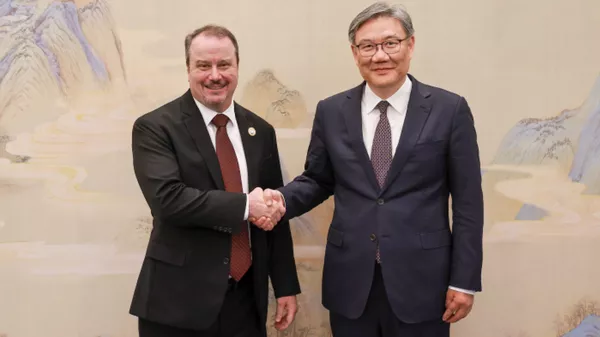 王文涛部长会见美国副贸易代表斯威策 - 俄罗斯卫星通讯社