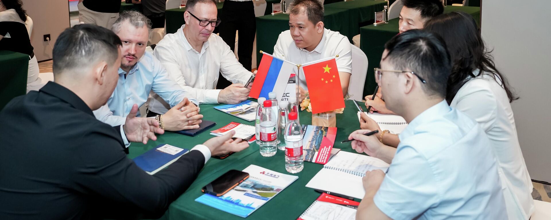莫斯科工业家代表团在商务考察框架内访问深圳 - 俄罗斯卫星通讯社, 1920, 11.06.2026