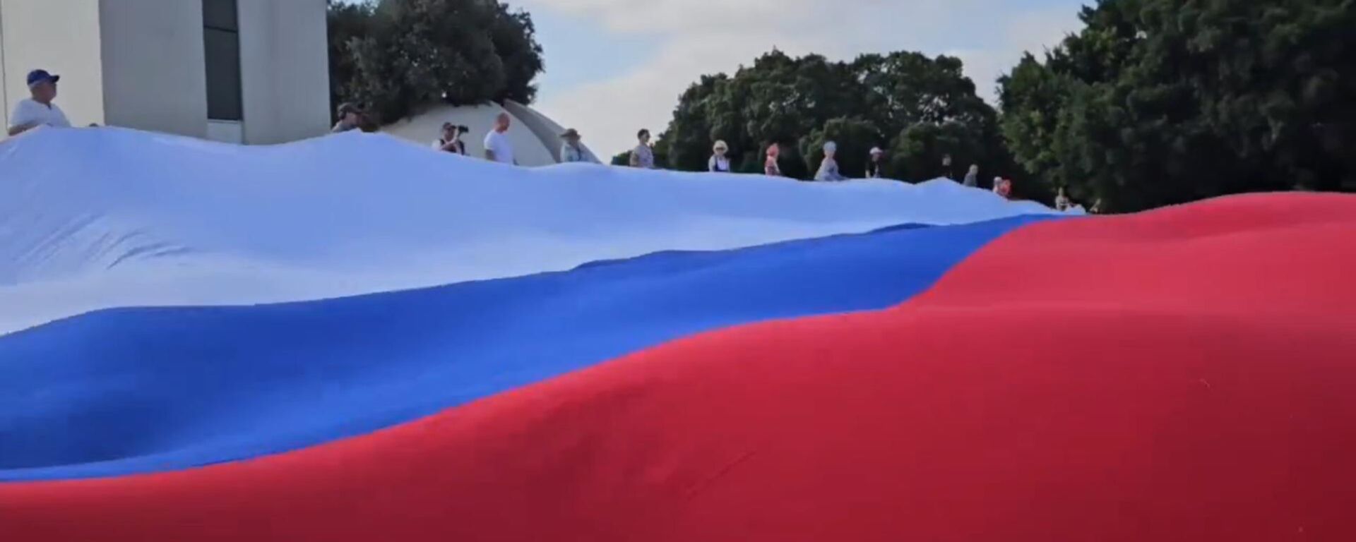 特拉维夫公园展巨型俄罗斯国旗庆祝俄罗斯日 - 俄罗斯卫星通讯社, 1920, 12.06.2026