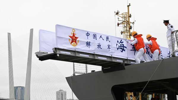 “戚继光”号训练舰在符拉迪沃斯托克港靠泊时 - 俄罗斯卫星通讯社