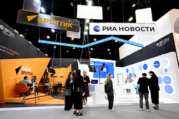 2026年圣彼得堡国际经济论坛(SPIEF 2026)上设置的俄新社展位和俄罗斯卫星通讯社的卫星广播电台演播室。 2026年圣彼得堡国际经济论坛(SPIEF 2026)上设置的俄新社展位和俄罗斯卫星通讯社的卫星广播电台演播室。 - 俄罗斯卫星通讯社