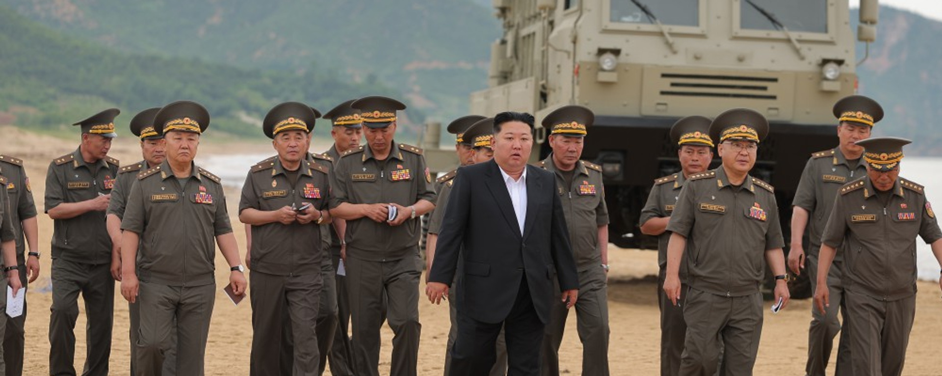 金正恩观摩重要武器试验：只有彻底依靠实力优势才能捍卫国权 - 俄罗斯卫星通讯社, 1920, 26.06.2026