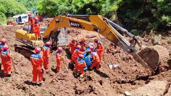 中国甘肃宕昌山体滑坡共造成21人遇难 - 俄罗斯卫星通讯社