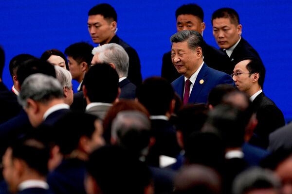2026年7月17日星期五,上海,世界人工智能大会暨人工智能全球治理高级别会议开幕式结束后,中国国家主席习近平离开会场。 2026年7月17日星期五,上海,世界人工智能大会暨人工智能全球治理高级别会议开幕式结束后,中国国家主席习近平离开会场。 - 俄罗斯卫星通讯社