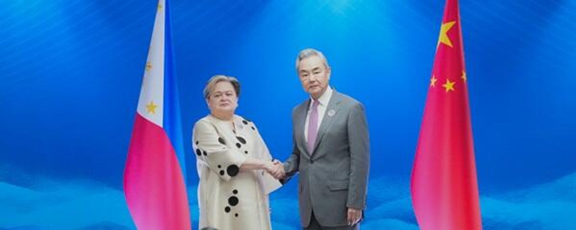 王毅会见菲律宾外长拉扎罗 - 俄罗斯卫星通讯社, 1920, 23.07.2026