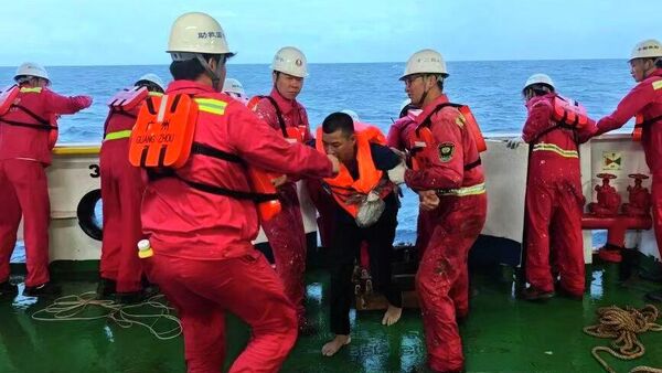 越南籍船舶南海遇險沈沒，中方已救起45人 - 俄羅斯衛星通訊社