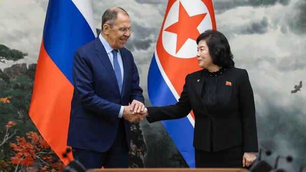 俄外长拉夫罗夫与朝鲜外相崔善姬 - 俄罗斯卫星通讯社