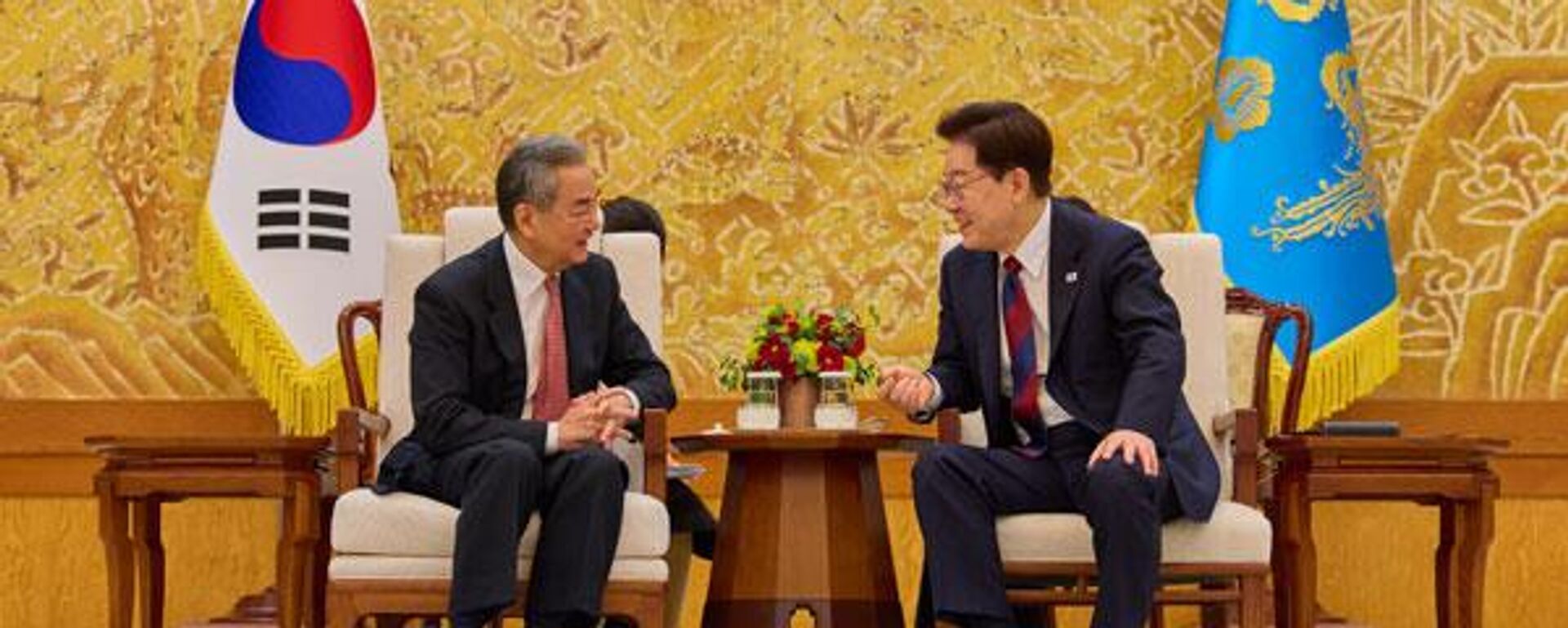 韩国总统李在明会见王毅 - 俄罗斯卫星通讯社, 1920, 21.08.2026