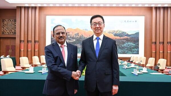 韩正会见印度国家安全顾问、中印边界问题印方特别代表多瓦尔 - 俄罗斯卫星通讯社