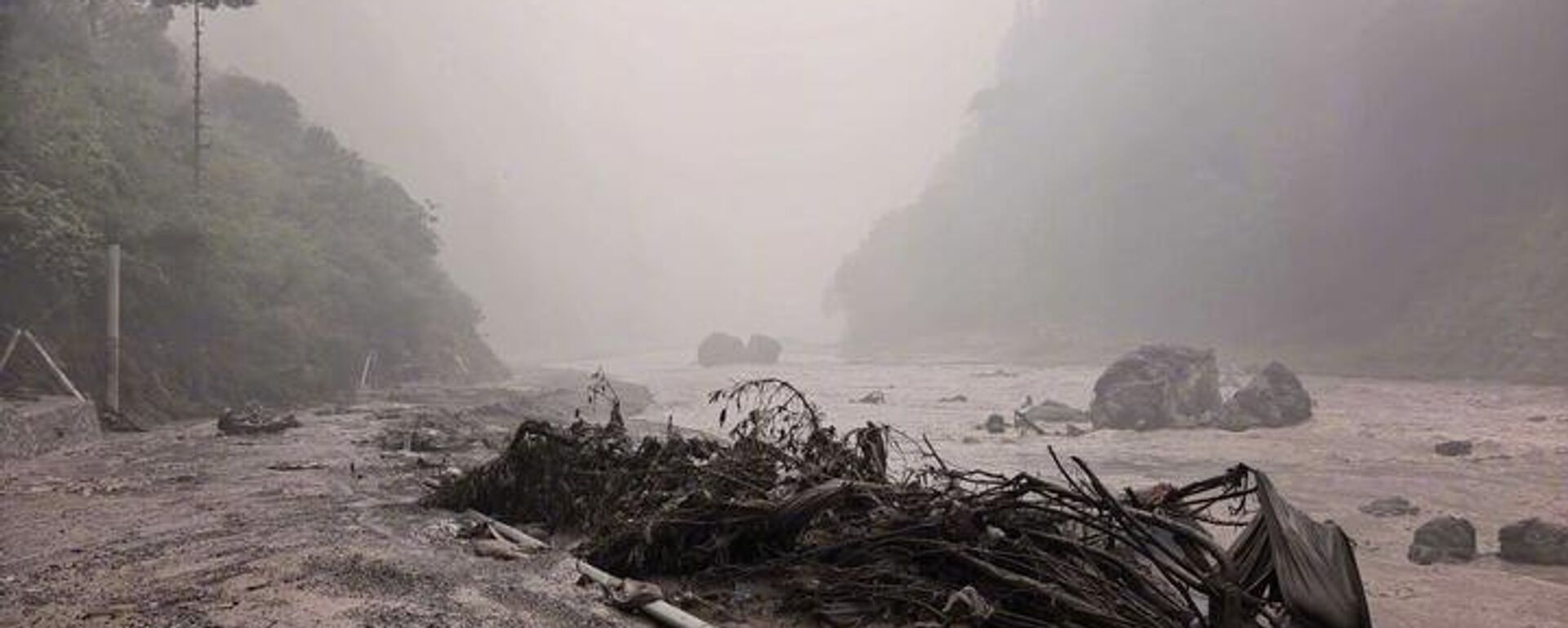 习近平对西藏日喀则市吉隆县遭受泥石流灾害作出重要指示 - 俄罗斯卫星通讯社, 1920, 26.08.2026