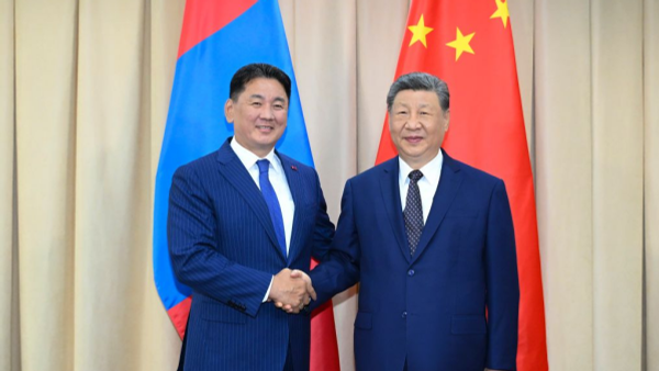 习近平会见蒙古国总统呼日勒苏赫 - 俄罗斯卫星通讯社