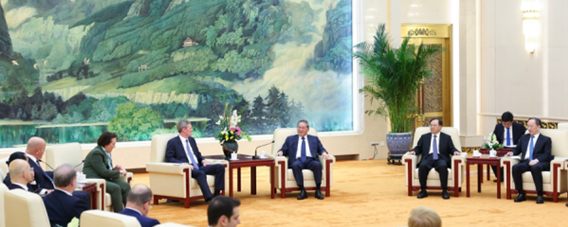 李强会见美中贸易全国委员会董事会代表团 - 俄罗斯卫星通讯社, 1920, 02.09.2026