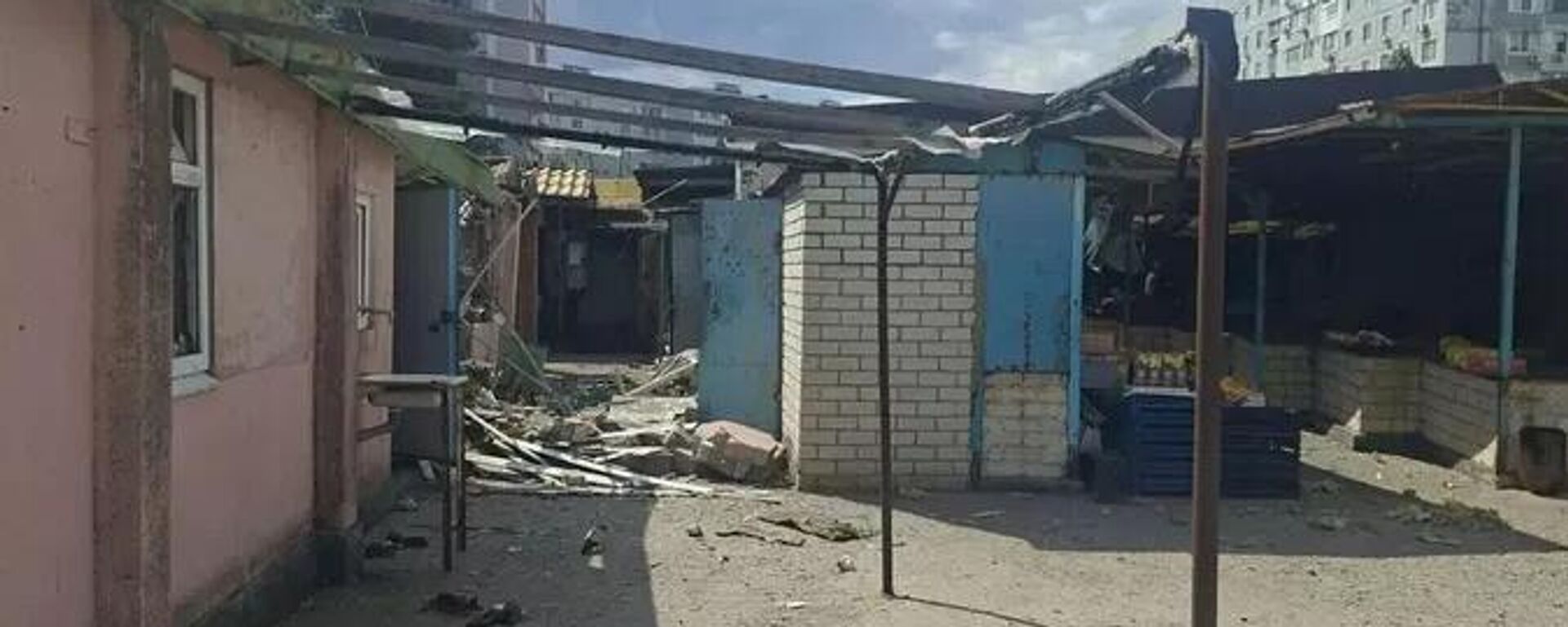 乌克兰武装部队使用无人机袭击扎波罗热地区埃内尔戈达尔市内一处市场的后果 - 俄罗斯卫星通讯社, 1920, 07.09.2026
