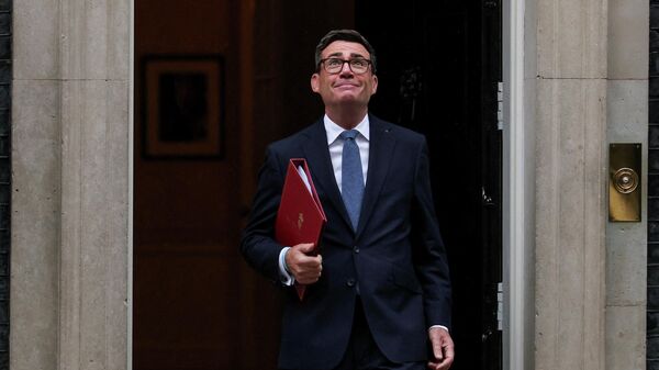 英国首相伯纳姆通 - 俄罗斯卫星通讯社