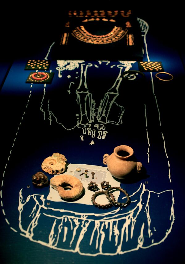 2014年4月4日,阿姆斯特丹阿拉德·皮爾遜歷史博物館展出的公元1世紀斯基泰晚期貴族女性墓葬中的隨葬品。 2014年4月4日,阿姆斯特丹阿拉德·皮爾遜歷史博物館展出的公元1世紀斯基泰晚期貴族女性墓葬中的隨葬品。 - 俄羅斯衛星通訊社