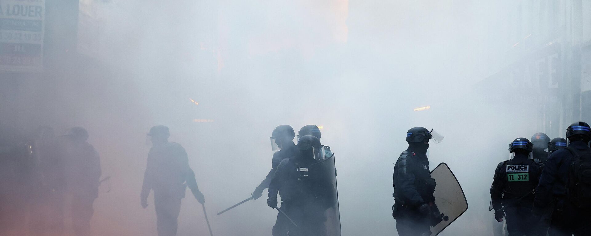 法國街頭暴力升級，專家：馬克龍國家治理衰敗與政治精英改革無能 - 俄羅斯衛星通訊社, 1920, 20.10.2026