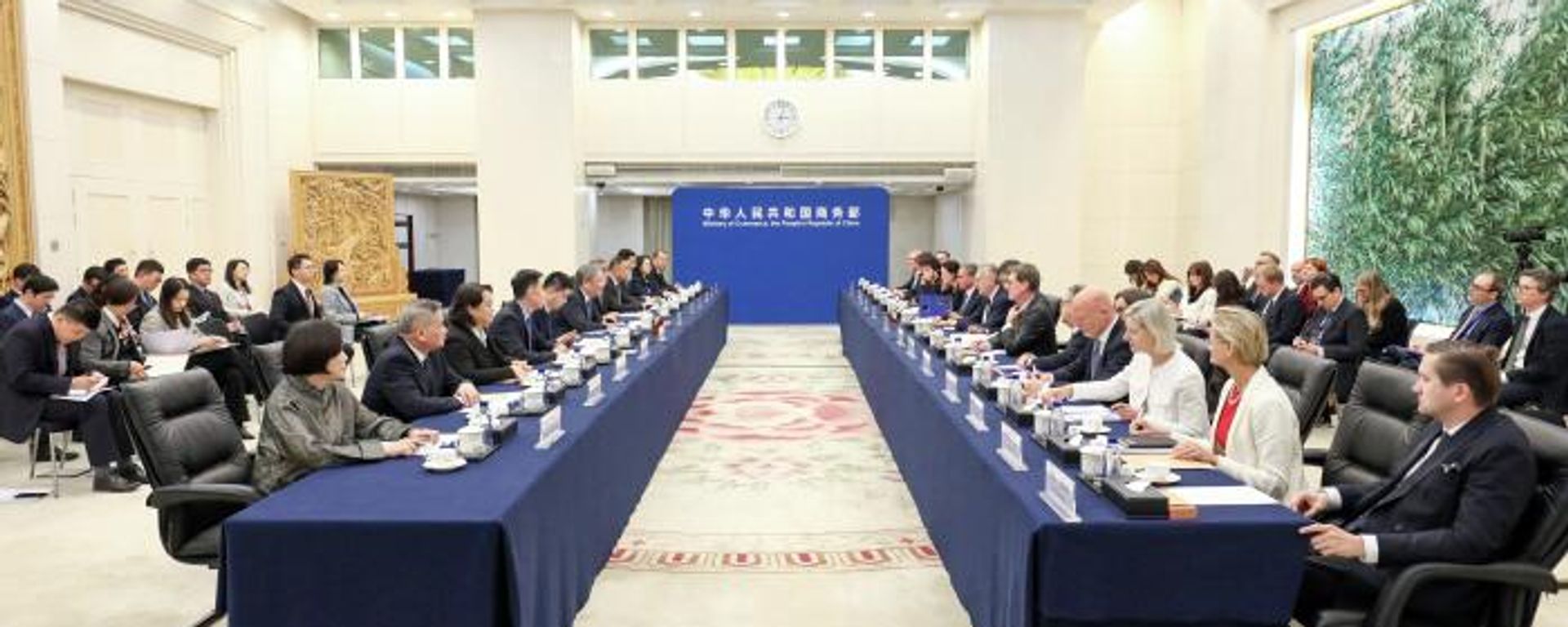 王文涛会见欧洲议会国际贸易委员会主席朗格 王文涛会见欧洲议会国际贸易委员会主席朗格 - 俄罗斯卫星通讯社, 1920, 29.10.2026
