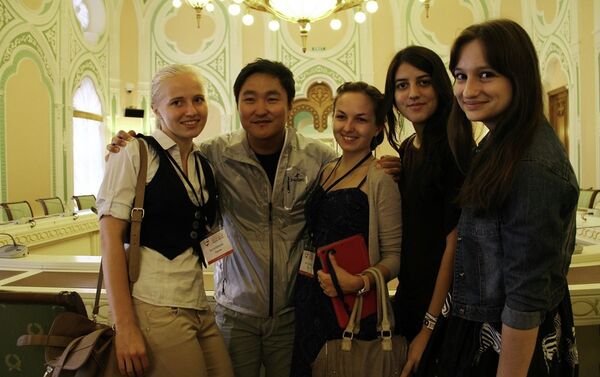 中俄青年友好交流年：中期成果 - 俄羅斯衛星通訊社