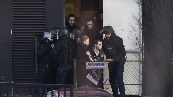 巴黎警方突击商店抓捕罪犯，至少4名人质死亡 - 俄罗斯卫星通讯社