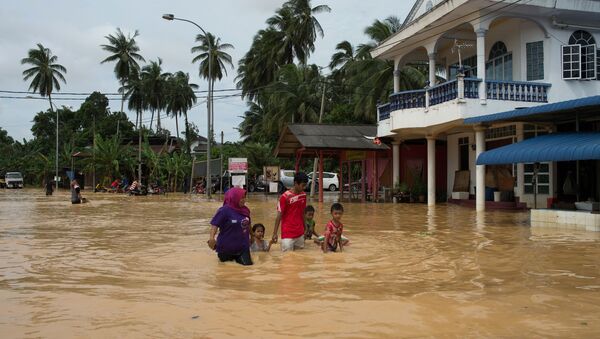 馬來西亞洪災 超2萬人緊急疏散 - 俄羅斯衛星通訊社