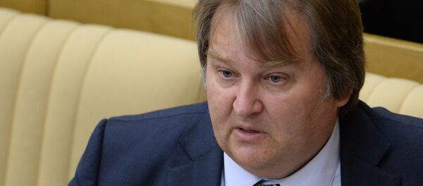 米哈伊尔•叶梅利亚诺夫 - 俄罗斯卫星通讯社