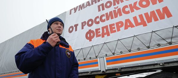 俄紧急情况部第十二支人道救援车队抵达卢甘斯克 - 俄罗斯卫星通讯社