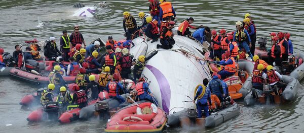 台灣復興航空一架班機墜河 台灣復興航空一架班機墜河 - 俄羅斯衛星通訊社