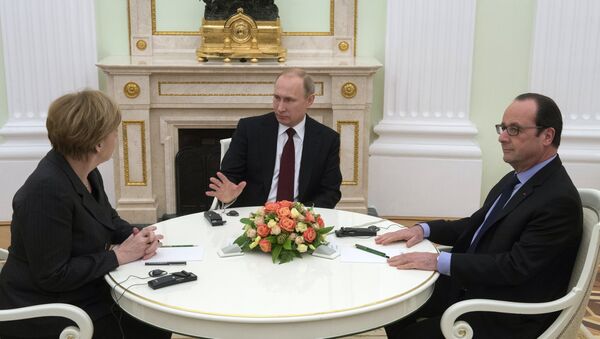 俄罗斯总统普京、德国总理默克尔和法国总统奥朗德在莫斯科举行乌克兰问题会谈 - 俄罗斯卫星通讯社