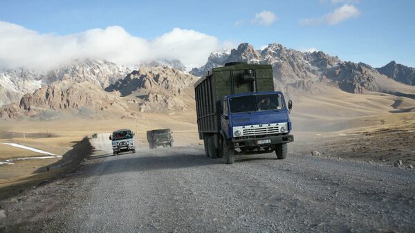 吉爾吉斯斯坦通往中國的公路因排除塌方險情而將被暫時關閉 - 俄羅斯衛星通訊社