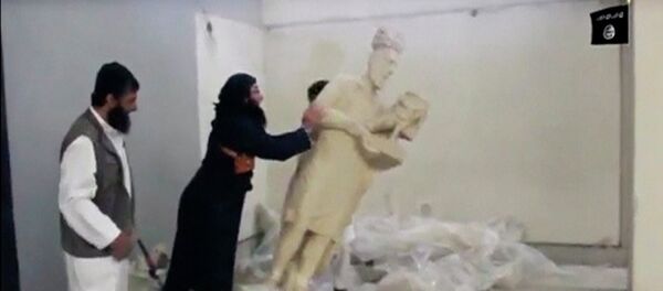 Ultra-radical Islamist militants in northern Iraq have destroyed a priceless collection of statues and sculptures from the ancient Assyrian era, inflicting what an archaeologist described as incalculable damage to a piece of shared human history. Ultra-radical Islamist militants in northern Iraq have destroyed a priceless collection of statues and sculptures from the ancient Assyrian era, inflicting what an archaeologist described as incalculable damage to a piece of shared human history. - 俄罗斯卫星通讯社