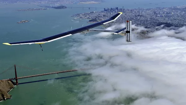 全太陽能飛機從阿布扎比開啓首次環球飛行 - 俄羅斯衛星通訊社