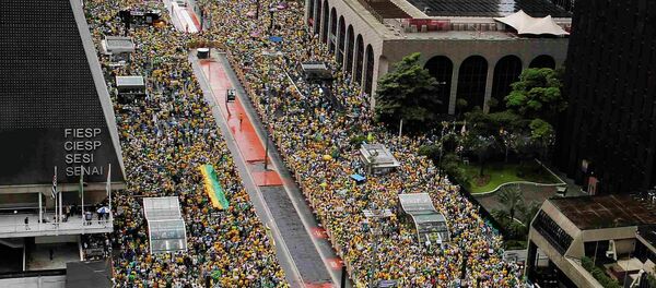 巴西各地愈百万人上街抗议要求弹劾总统 - 俄罗斯卫星通讯社
