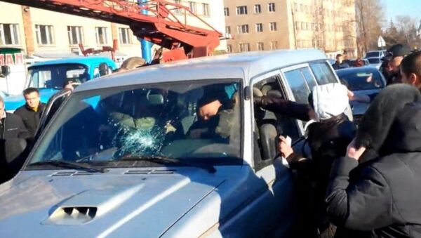 康斯坦丁诺夫卡城市居民在乌克兰军人致8岁女孩死亡事件后发生骚乱 - 俄罗斯卫星通讯社