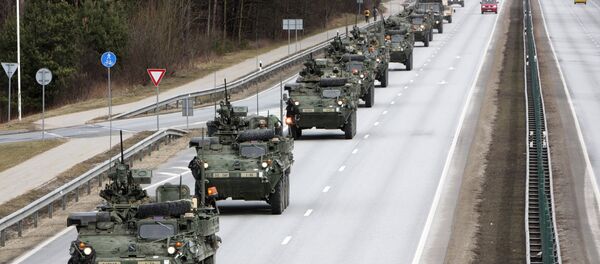 美军行军演习士兵及车队过境拉脱维亚 - 俄罗斯卫星通讯社