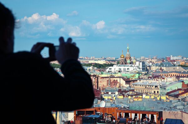 最让我振奋的是俄罗斯。我喜欢这里的饮食、绘画、音乐、舞蹈和芭蕾。你在诸如所罗门群岛、瓦努阿图或南埃塞俄比亚等地拍摄很多照片,但那里没有像俄罗斯这样的文化自我认同感。 最让我振奋的是俄罗斯。我喜欢这里的饮食、绘画、音乐、舞蹈和芭蕾。你在诸如所罗门群岛、瓦努阿图或南埃塞俄比亚等地拍摄很多照片,但那里没有像俄罗斯这样的文化自我认同感。 - 俄罗斯卫星通讯社