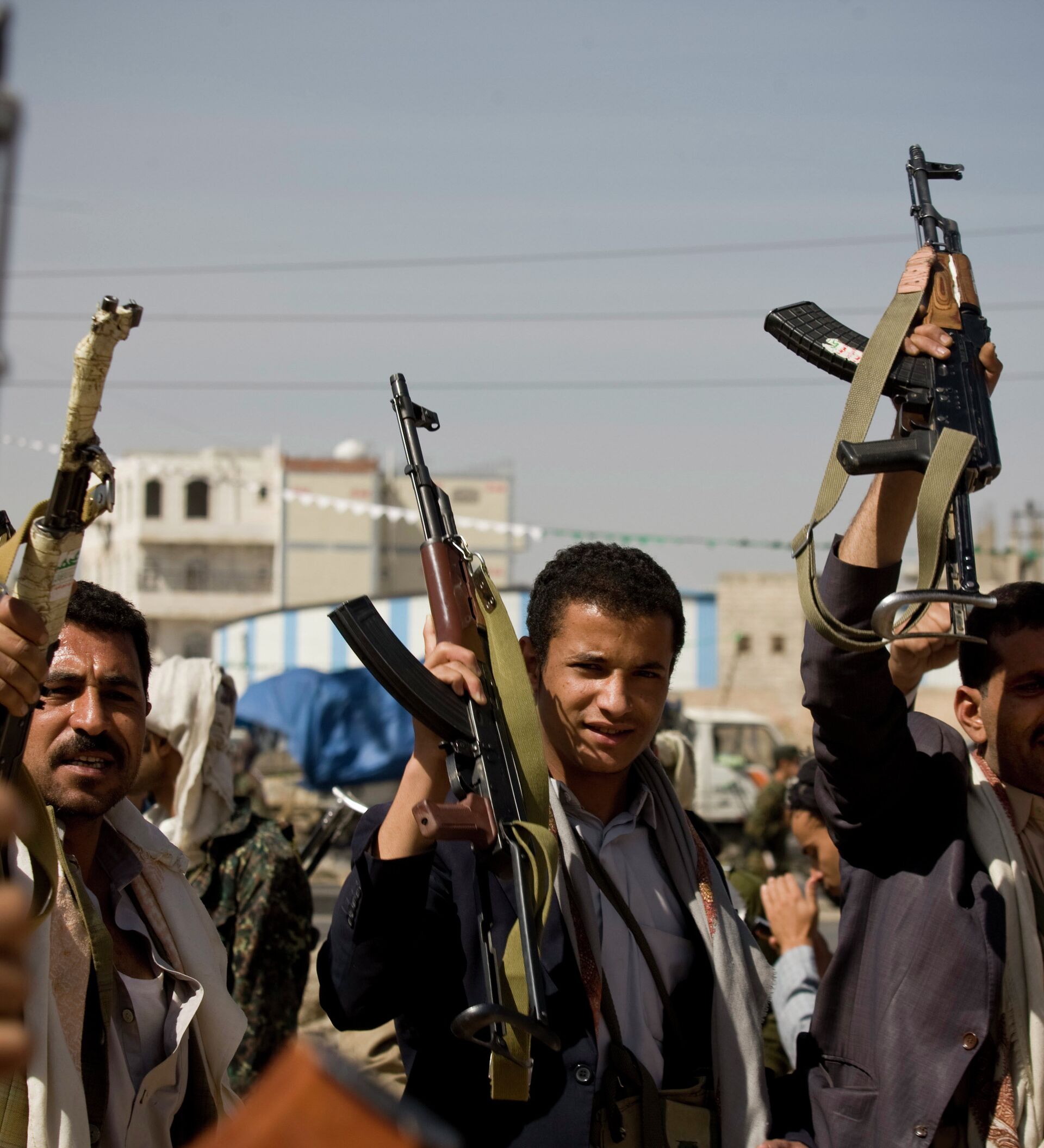 也门爆发冲突24人死亡 另有40多名胡塞武装人员被俘_凤凰网