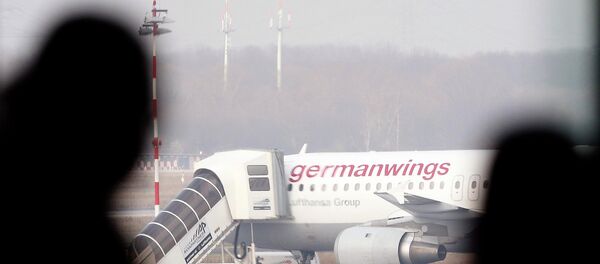 法国检察官:可将A320副驾驶行为认定为有意摧毁飞机 法国检察官:可将A320副驾驶行为认定为有意摧毁飞机 - 俄罗斯卫星通讯社