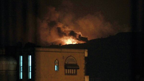 也門首都遭空襲， 2015年3月30日 - 俄羅斯衛星通訊社