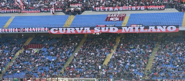 貝盧斯科尼確認將AC米蘭足球俱樂部賣給中國商人 - 俄羅斯衛星通訊社