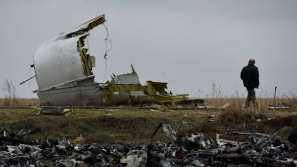 俄总统普京与荷兰首相就马航客机乌克兰坠毁事件调查工作进行了讨论。 - 俄罗斯卫星通讯社