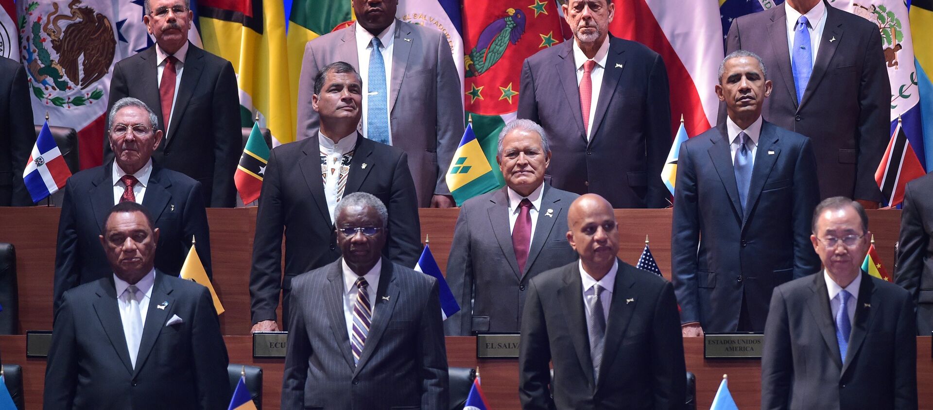 美古兩國領導人在巴拿馬美洲峰會上進行了半個世紀以來的首次握手 - 俄羅斯衛星通訊社, 1920, 11.04.2015