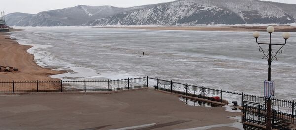 梅德韦杰夫下令采取措施开始俄罗斯至中国桥梁俄方部分建设 - 俄罗斯卫星通讯社