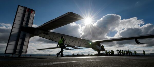 太阳能飞机“阳光动力2号”成功降落纽约 - 俄罗斯卫星通讯社