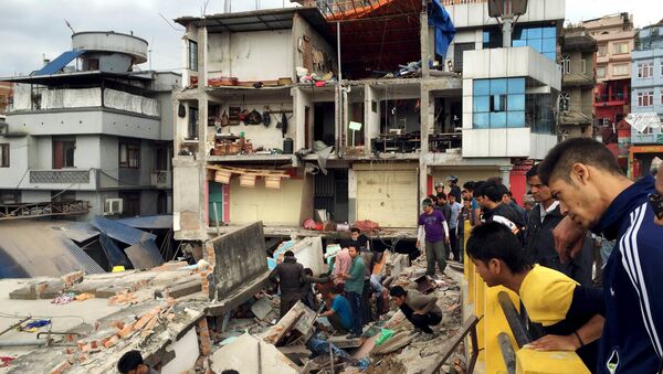 尼泊爾地震造成逾4349人死亡近800萬人遭受損失 - 俄羅斯衛星通訊社