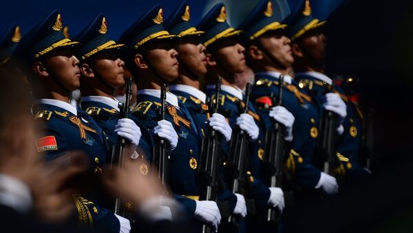 中國人民解放軍三軍儀仗隊官兵再度參加莫斯科紅場閱兵 - 俄羅斯衛星通訊社