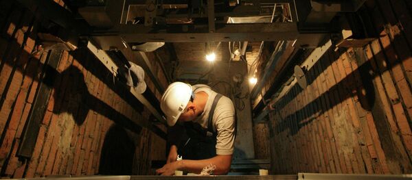 喀山一名女性被困在電梯中，此電梯曾是由她請求市政府官員進行維修的 - 俄羅斯衛星通訊社