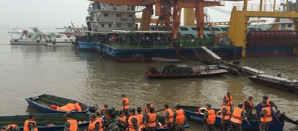 長江上翻沈游輪的船長以及輪機長已被扣押 長江上翻沈游輪的船長以及輪機長已被扣押 - 俄羅斯衛星通訊社