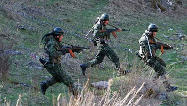 俄吉特種兵實兵演習在吉爾吉斯斯坦境內俄空軍基地開始 - 俄羅斯衛星通訊社